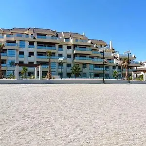 Puerto De La Duquesa Beachfront Apartamento